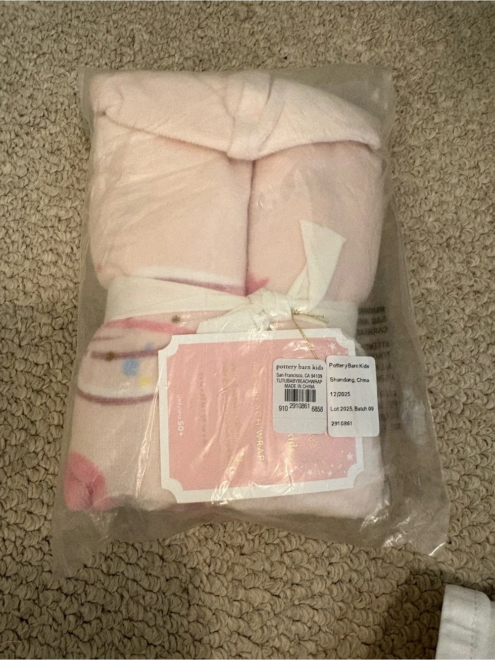 Pottery Barn Kids Light Pink Plush Hooded baby beach wrap nwt